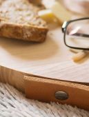 Доска сервировочная Utility из ясеня с ручкой из кожи, 35 см., круглая, LSA International, арт.:W114-01-350